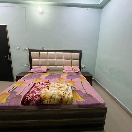 Shri Ji Baba Ki Haveli Hotel Govardhan Luaran gambar