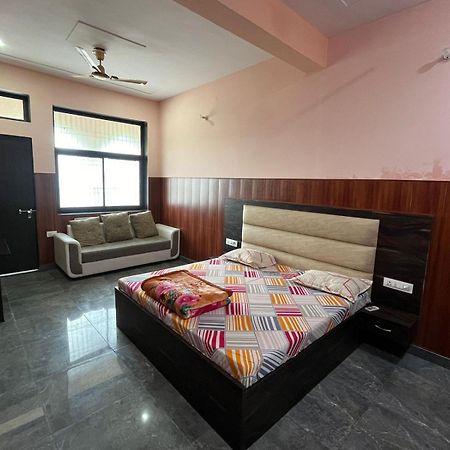 Shri Ji Baba Ki Haveli Hotel Govardhan Luaran gambar