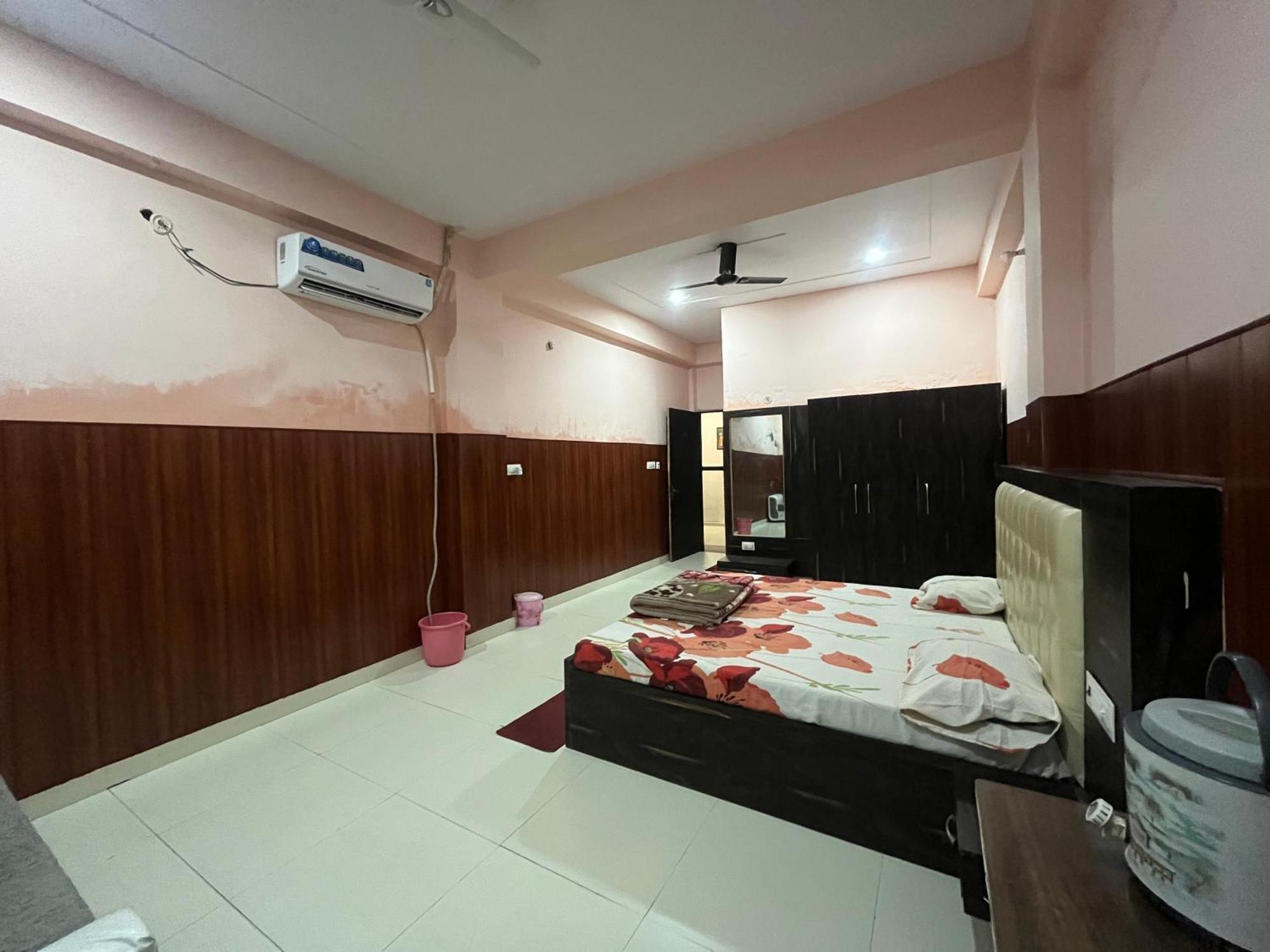Shri Ji Baba Ki Haveli Hotel Govardhan Luaran gambar